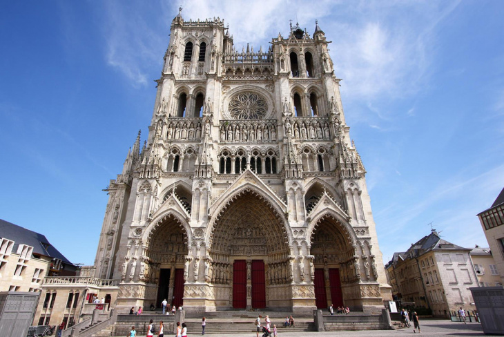 Nhà thờ Đức bà Amiens – Kiến trúc Gothic đẹp nhất nước Pháp