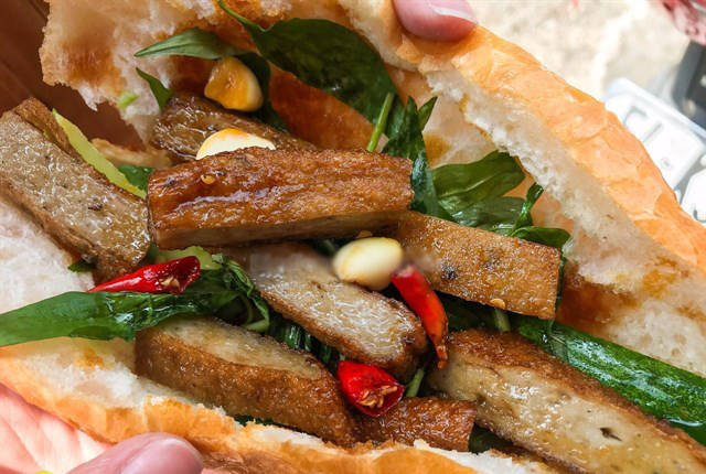 Cách làm bánh mì chả cá Nha Trang siêu ngon