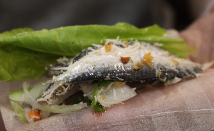 khám phá, gỏi cá trích – món ăn trứ danh ở phú quốc