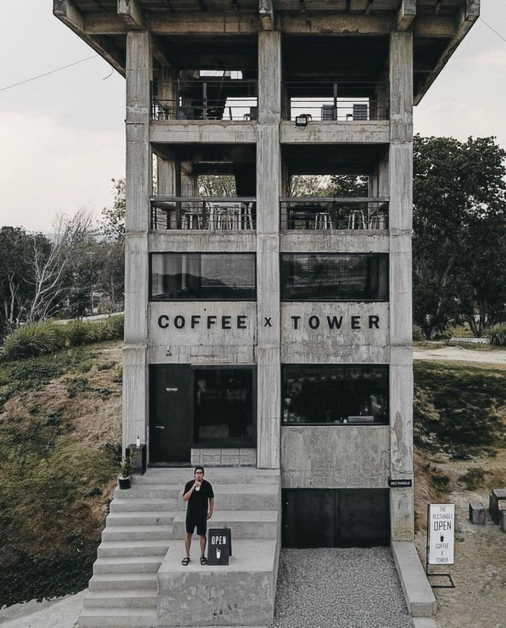 Uống cà phê trong tòa nhà bỏ hoang The Rectangle Coffee x Tower – Thái Lan