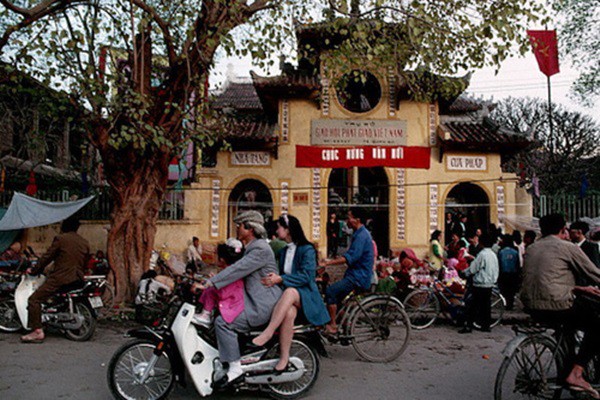 Đi qua hơn 4 thập kỷ, cùng nhìn lại hương vị Tết xưa Việt Nam