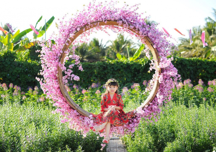 Vườn hoa Mãn Đình Hồng lớn nhất Tiền Giang vừa mở cửa trở lại