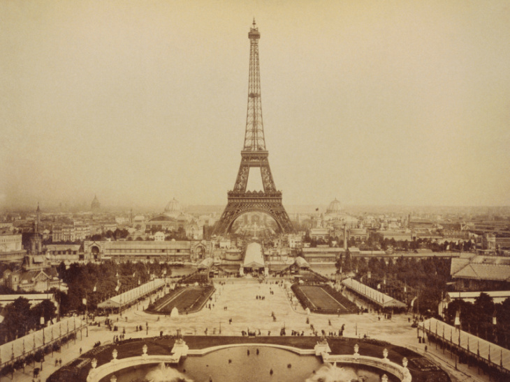 Sự kiện lừa bán tháp Eiffel chấn động một thời