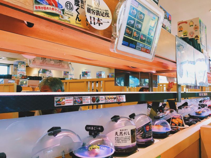 3 nhà hàng sushi băng chuyền nổi tiếng tại nhật bản