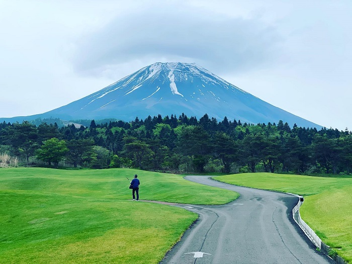 trải nghiệm vừa chơi golf vừa ngắm núi phú sĩ hùng vĩ tại fuji golf course