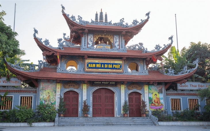 khám phá, top 10 ngôi chùa ở hà nội nổi tiếng linh thiêng mà bạn nên ghé thăm
