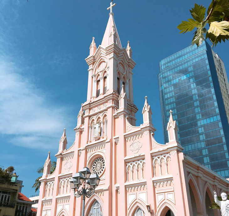 Nhà thờ Đà Nẵng: Tìm hiểu TOP 7 nhà thờ gây ấn tượng tại thành phố xinh đẹp