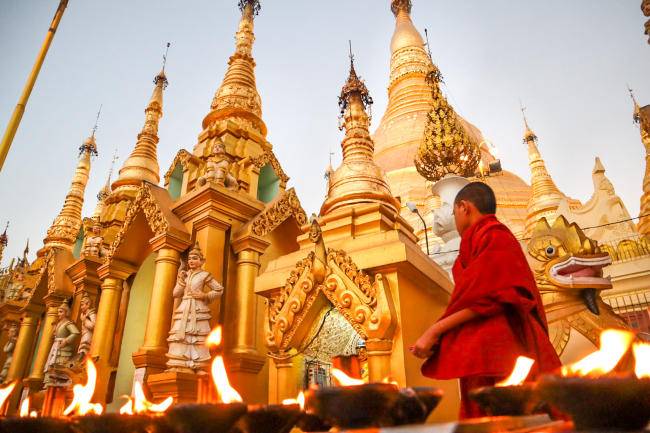 khám phá, khám phá shwedagon – ngôi chùa dát vàng nổi tiếng ở myanmar