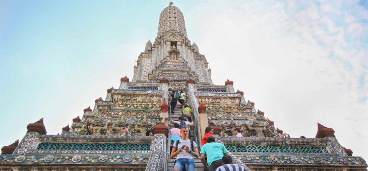 Ghé thăm ngôi chùa Wat Arun, nơi nhiều người đua nhau “check-in”
