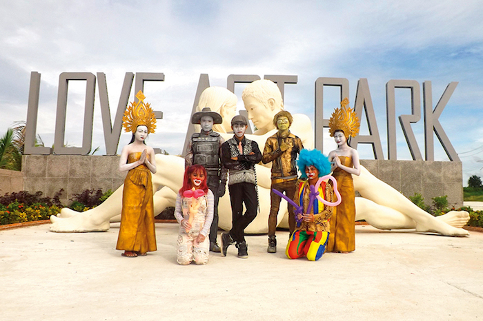 love art park pattaya: điểm đến khiến du khách ngượng chín mặt ở xứ chùa vàng