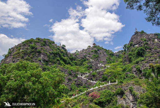 du lịch ninh bình, ninh bình đẹp ma mị, hang múa, điểm du lịch ở ninh bình, ninh bình đẹp ma mị như trong phim cổ trang