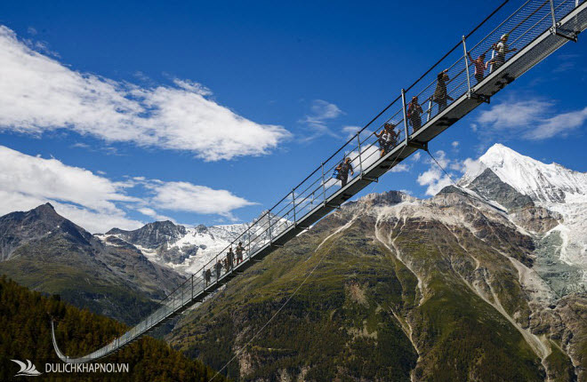 du lịch thụy sĩ, cầu treo đi bộ dài nhất thế giới mở của đón du khách