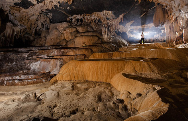 hang động hoang sơ nhất, hang động độc đáo bậc nhất, hang tiên, sọc đá vôi trắng đen, vách đá uốn lượn, phát hiện thêm hang động hoang sơ nhất tại phong nha - kẻ bàng