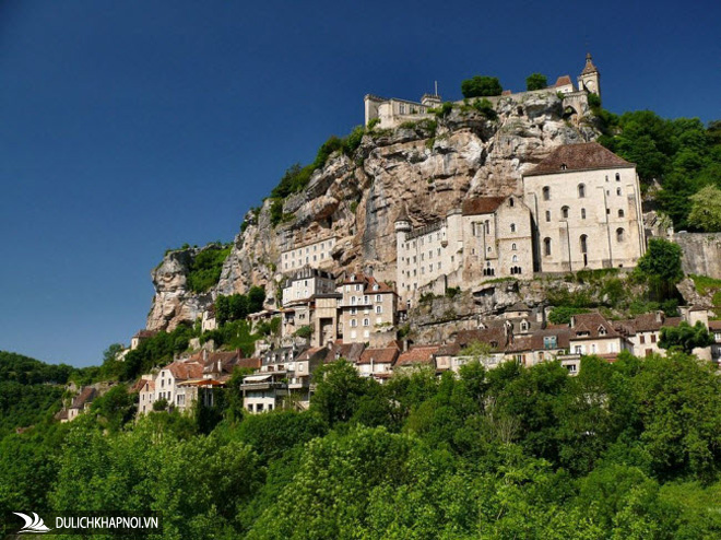 ngôi làng cổ, ngôi làng cổ rocamadour, địa điểm hành hương, vẻ đẹp ngoạn mục của ngôi làng cổ nằm cheo leo trên vách núi đá