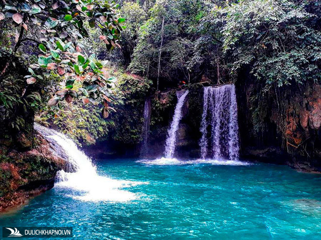Dạo chơi thác nước đẹp như tiên cảnh ở Philippines