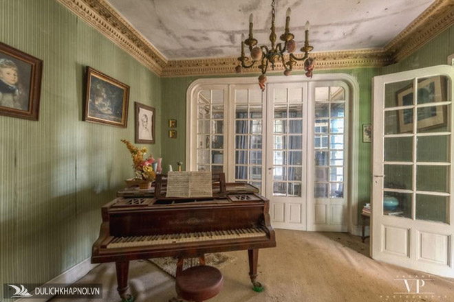 Tham quan căn nhà bị bỏ hoang 20 năm ở Pháp giá 3 tỉ đồng