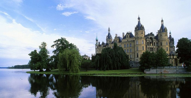 tòa lâu đài đẹp, du lịch khám phá, kiến trúc độc đáo, du lịch tham quan, những tòa lâu đài đẹp nhất thế giới