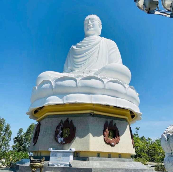 Chùa Nha Trang: TOP 15 ngôi chùa đẹp nổi tiếng linh thiêng nhất