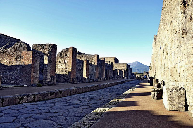 san gimignano, manarola, tháp pisa, hồ combo, positano, pompeii, piazza del campo, colosseum, venice, những điểm đến hàng đầu ở italy
