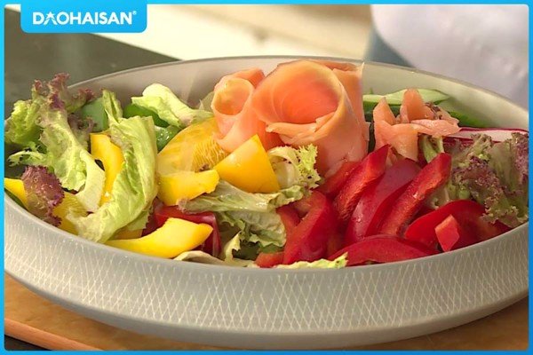 ẩm thực, món ngon, 5 cách làm salad cá hồi thanh đạm, giảm cân hiệu quả