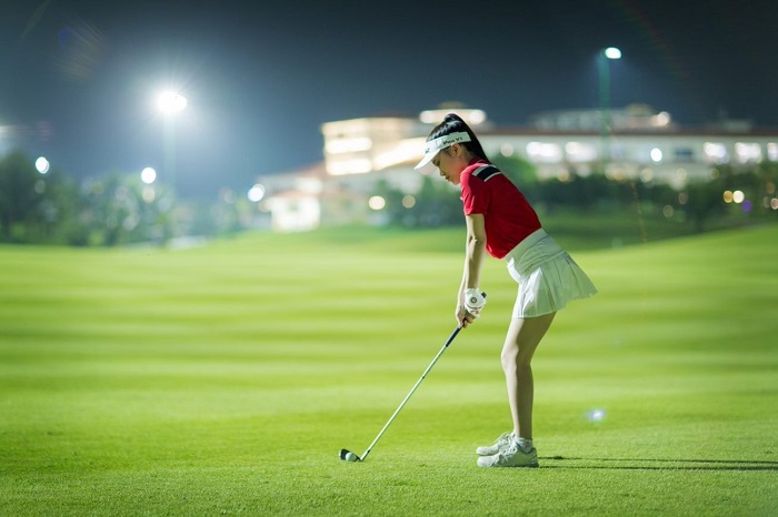 chơi golf vào ban đêm và những lợi ích bất ngờ