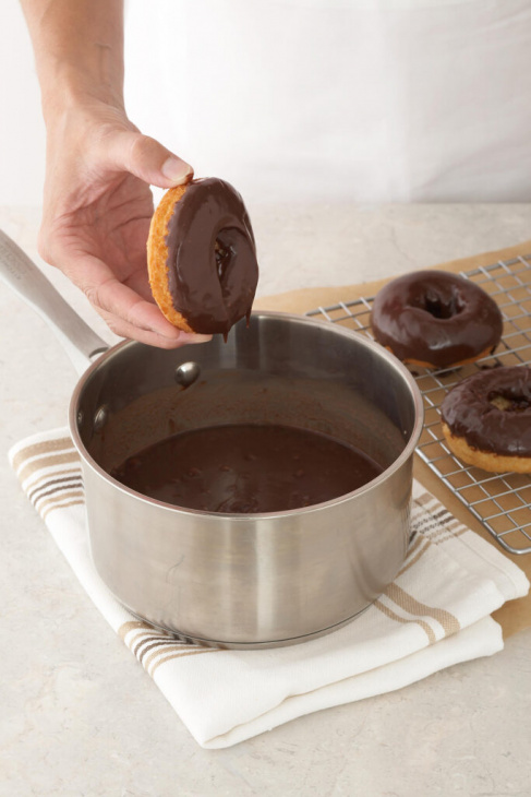 bữa sáng, món bánh, 3 cách làm bánh donut socola chiên & bằng lò nướng cực dễ