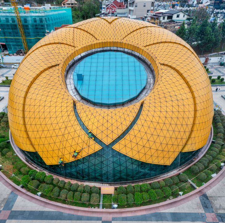review, quảng trường lâm viên – biểu tượng của thành phố đà lạt