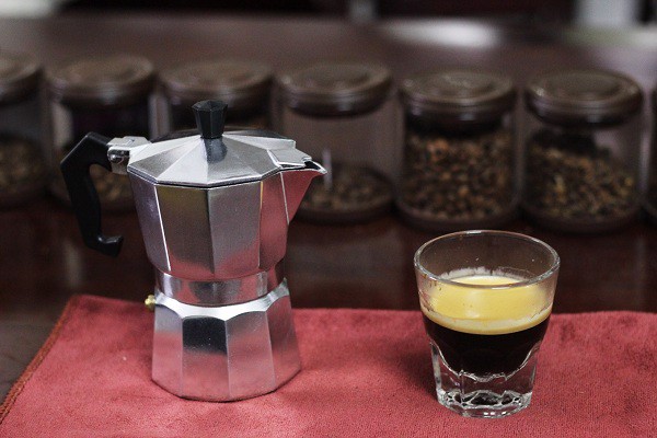 cà phê, quán cà phê, mẹo pha cà phê bằng bình moka không bị cặn