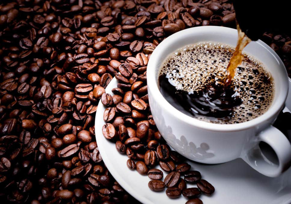 Cà phê và trà thức uống nào tốt cho sức khỏe hơn