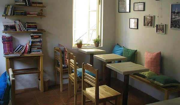 Top những quán cà phê đọc sách ở Hà Nội yên tĩnh dành cho các bạn mọt sách