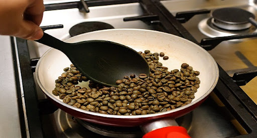 cà phê, quán cà phê, chia sẽ cách rang cà phê bằng chảo thơm ngon tại nhà