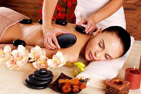 massage body, massage body bằng đá nóng, cách massage body, làm đẹp, điểm danh công dụng tuyệt vời của phương pháp massage body bằng đá nóng