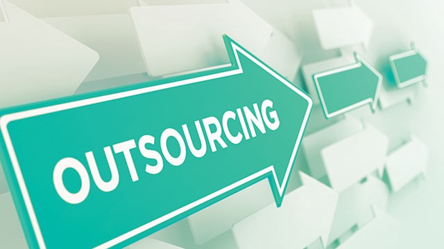 outsource là gì, kiến thức, marketing, outsource là gì? tại sao doanh nghiệp cần lựa chọn outsource