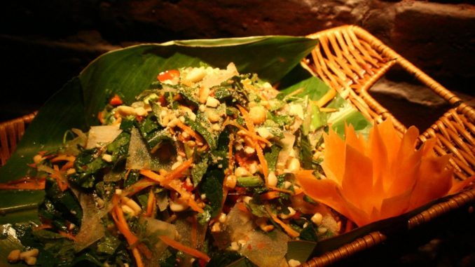 Nộm da trâu Sơn La: món ăn truyền thống của người Thái.