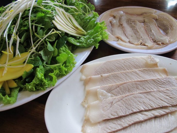 Quán ăn thịt heo bánh tráng ở Đà Nẵng