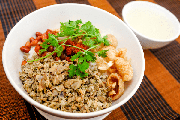 Ẩm thực Huế: Top 5 món ăn đặc sản làm say mê du khách