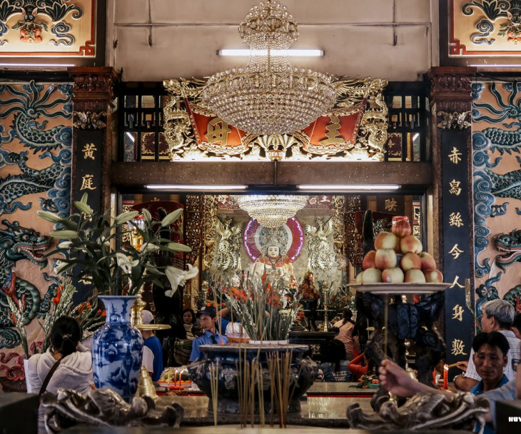 khám phá, trải nghiệm, chùa bà châu đốc – địa điểm du lịch tâm linh hấp dẫn bậc nhất tại an giang