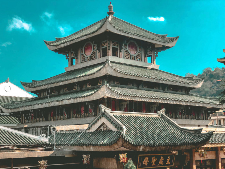 khám phá, trải nghiệm, chùa bà châu đốc – địa điểm du lịch tâm linh hấp dẫn bậc nhất tại an giang