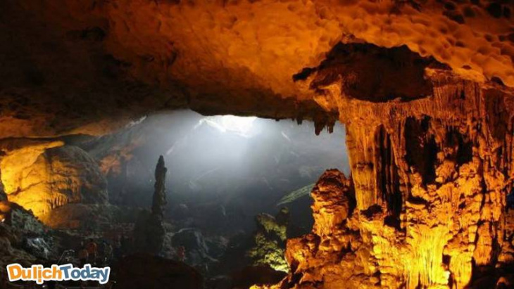 hạ long, quảng ninh, khám phá hang sửng sốt – top 10 hang động đẹp nhất thế giới