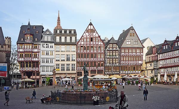 Romerberg Square – quảng trường trung tâm của Frankfurt