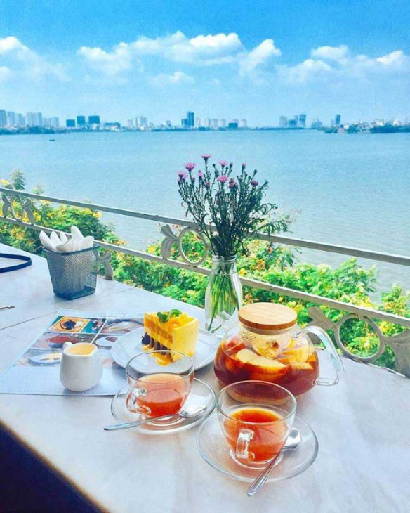 Check – in Mỏi tay với Top 10 Quán cafe view Trực diện Hồ Tây đẹp long lanh