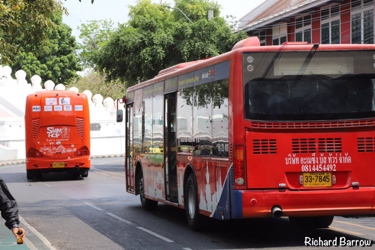 khám phá, trải nghiệm, nhìn ngắm phố phường nhộn nhịp trên chuyến xe bus xuyên bangkok