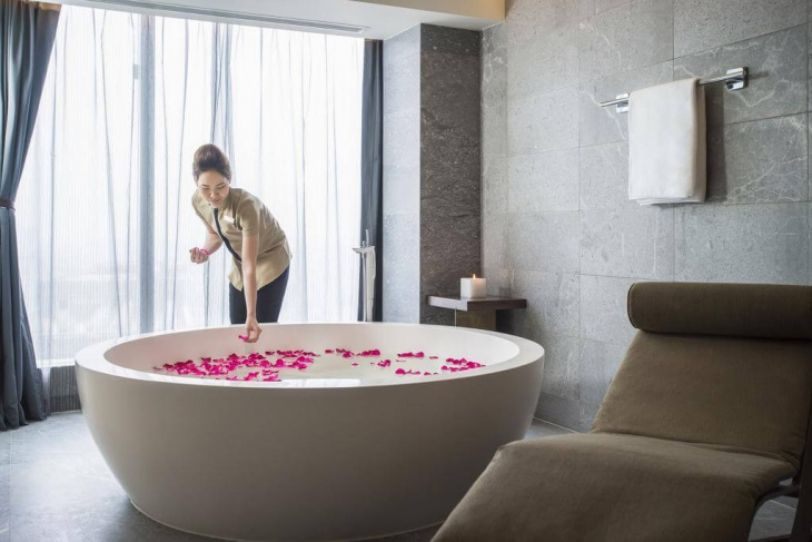 khám phá, nâng tầm trải nghiệm với những khách sạn có bồn tắm ở tphcm