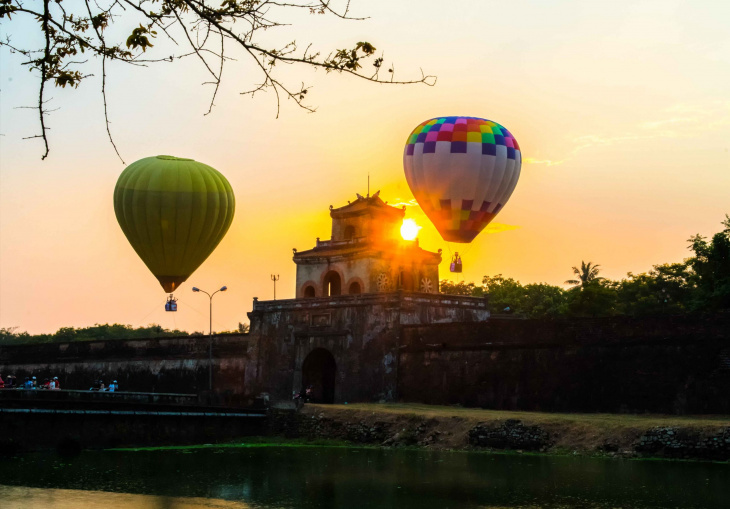 Tham gia lễ hội khinh khí cầu lớn nhất tại Huế