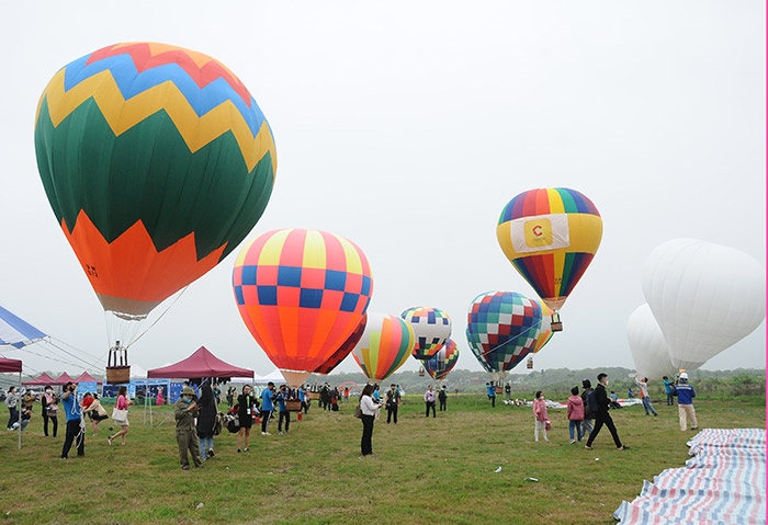 khám phá, tham gia lễ hội khinh khí cầu lớn nhất tại huế