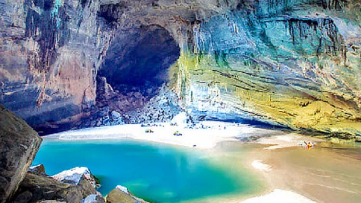 Hang Sơn Đoòng là một hang bỏ hoang đột nhiên là thiên đường du lịch