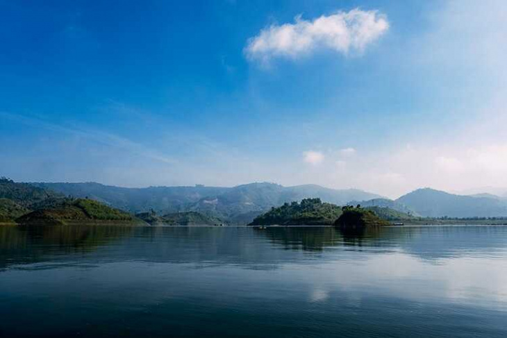 khám phá, trải nghiệm, hồ tà đùng là địa điểm được mệnh danh vịnh hạ long tây nguyên