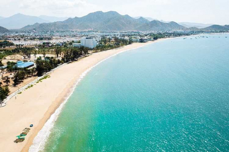 Biển Ninh Chữ có phải là bãi biển hoang sơ và đẹp nhất ở Ninh Thuận