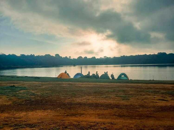 khám phá, trải nghiệm, trảng cỏ bù lạch có phải là thiên đường cắm trại cuối tuần như lời đồn?
