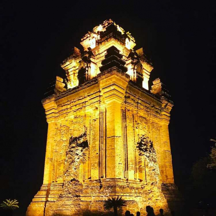 Tháp Nhạn là điểm tham quan di tích văn hóa của Tuy Hòa Phú Yên